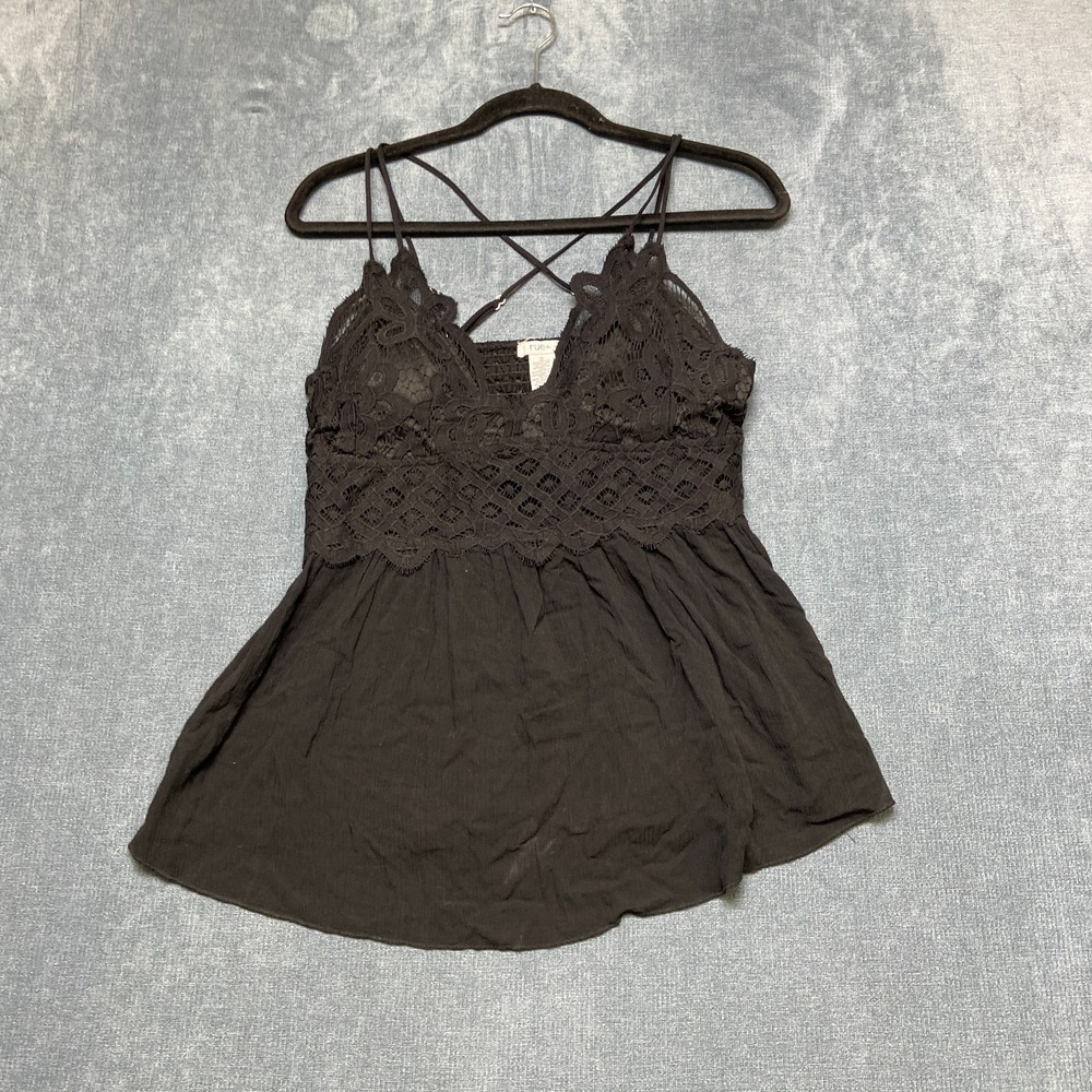 Rue+ Camisole Top Womens 1X Black Lace Crisscross Strappy V-Neck Sleeveless
